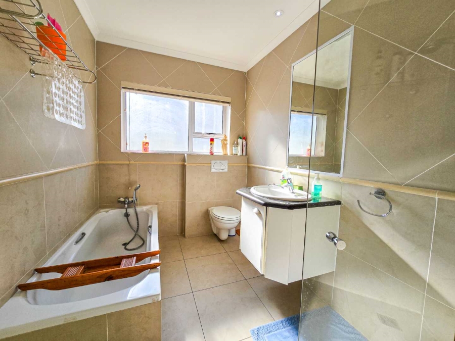 3 Bedroom Property for Sale in Stilbaai Wes Western Cape